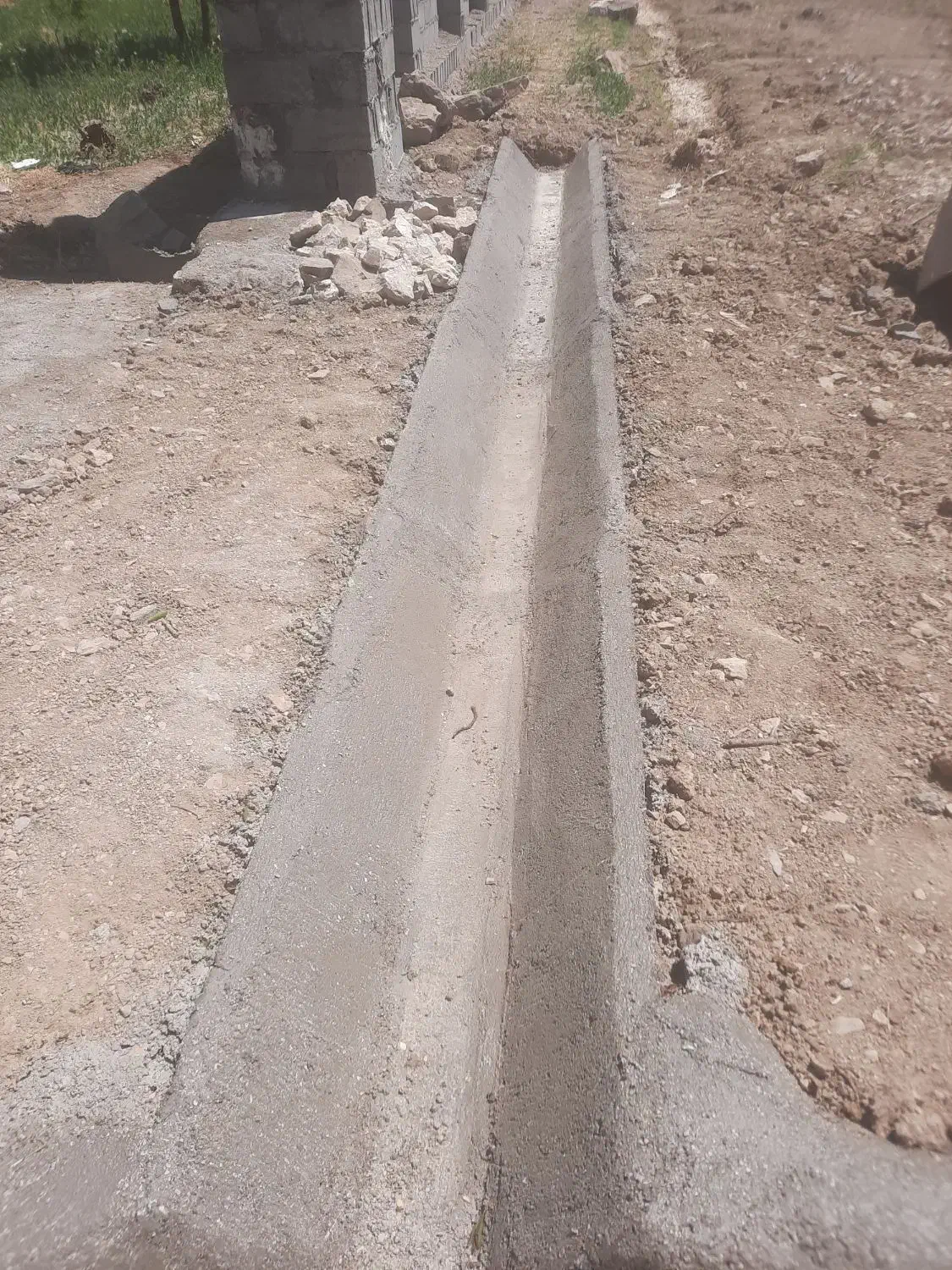 فروش بلوک سیمانی و پیمانکاری دیوار باغ و ساختمان|مصالح و تجهیزات ساختمان|دامغان, |دیوار