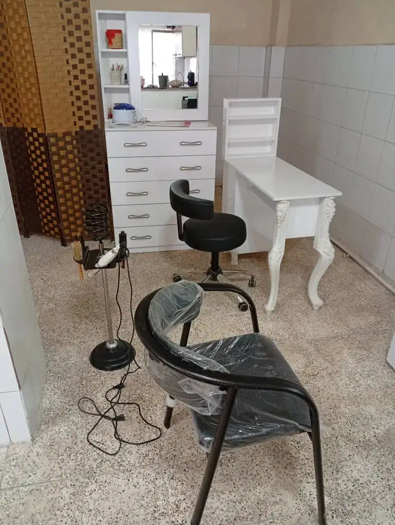 تجهیزات سالن زیبایی|آرایشگاه و سالن‌های زیبایی|لولمان, |دیوار