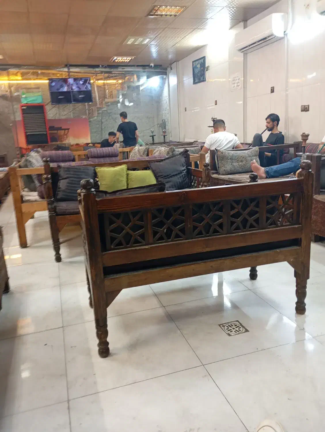 استخدام کارگر چایخانه اتباع استخدام داریم سن18تا25|استخدام خدمات فروشگاه و رستوران|اصفهان, محمودیه|دیوار