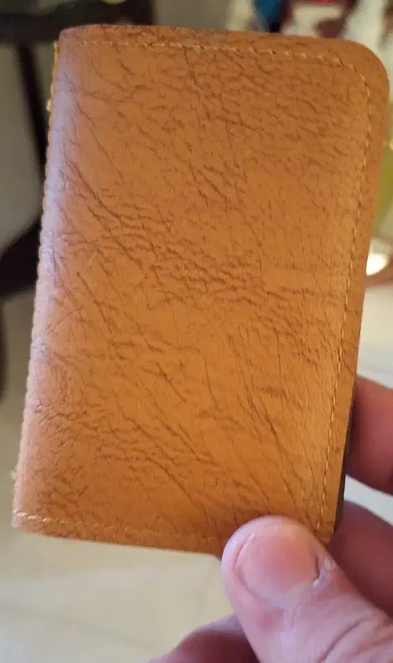 گمشده کیف پول ،کفتر ماشین خانه|اشیا|تربتحیدریه, کاشانی|دیوار