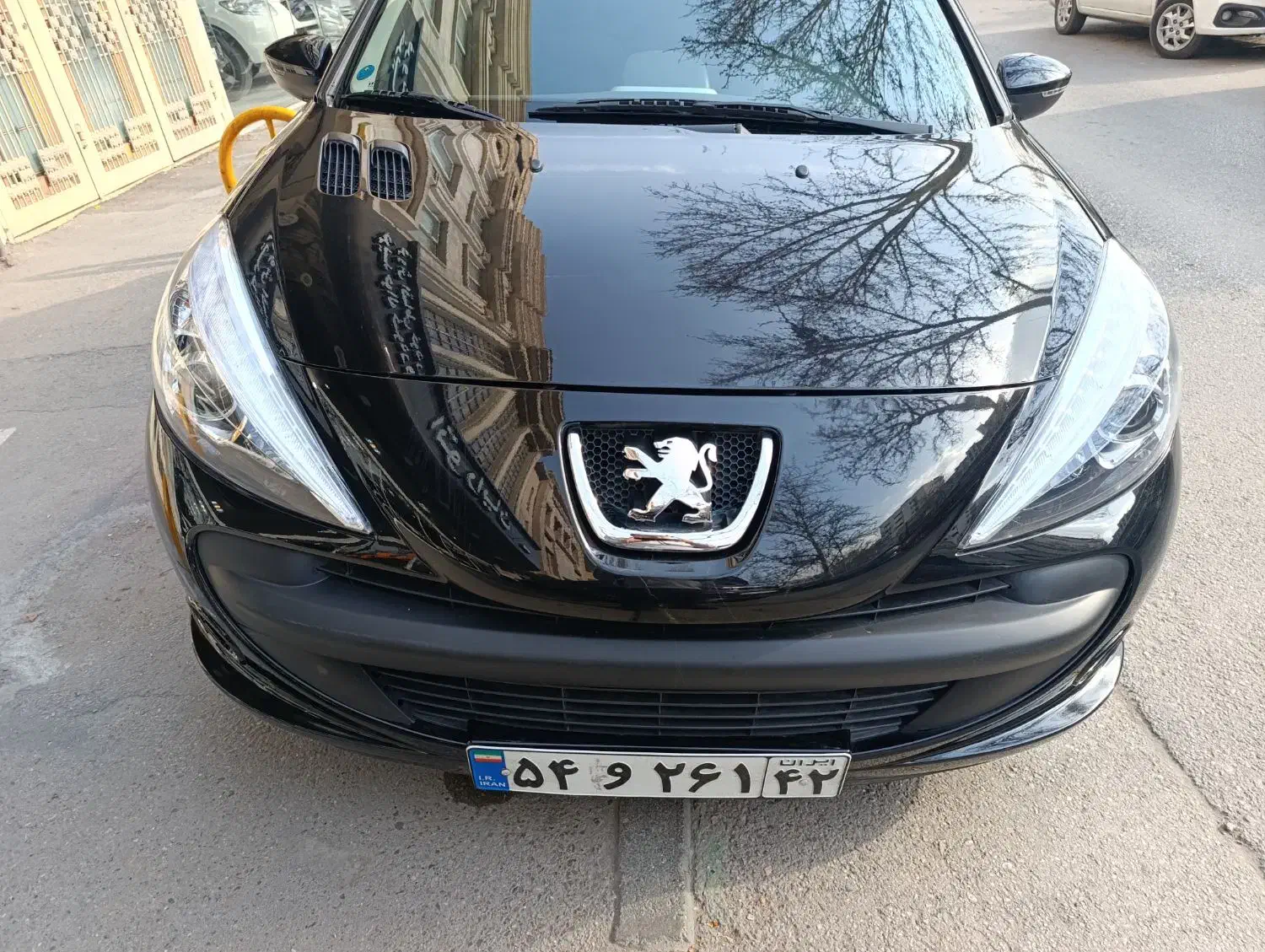 پژو ۲۰۷ سقف شیشه مدل ۴۰۲|خودرو سواری و وانت|مشهد, امام رضا (ع)|دیوار