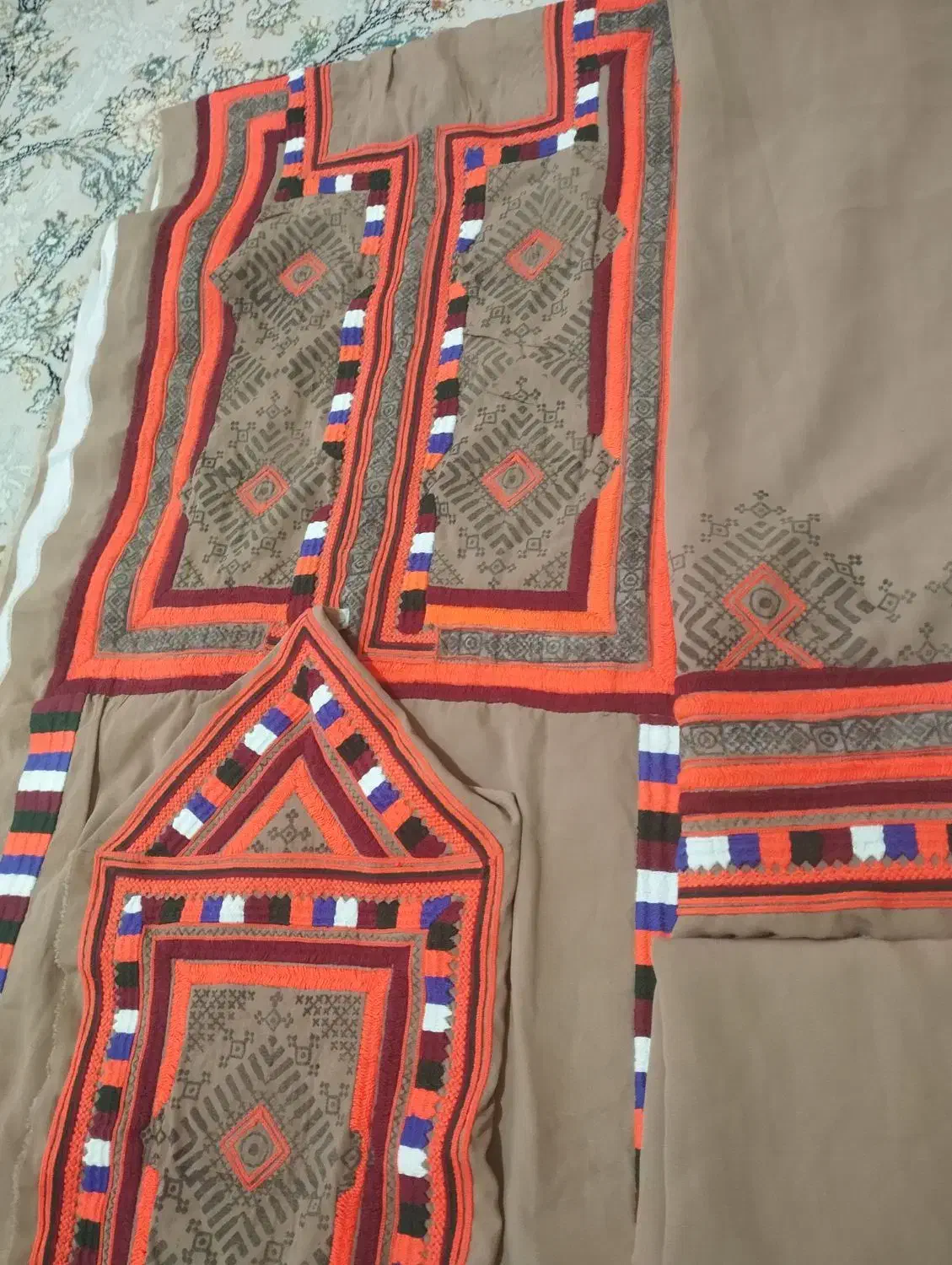 لباس نیم دوچ|لباس|چابهار, |دیوار