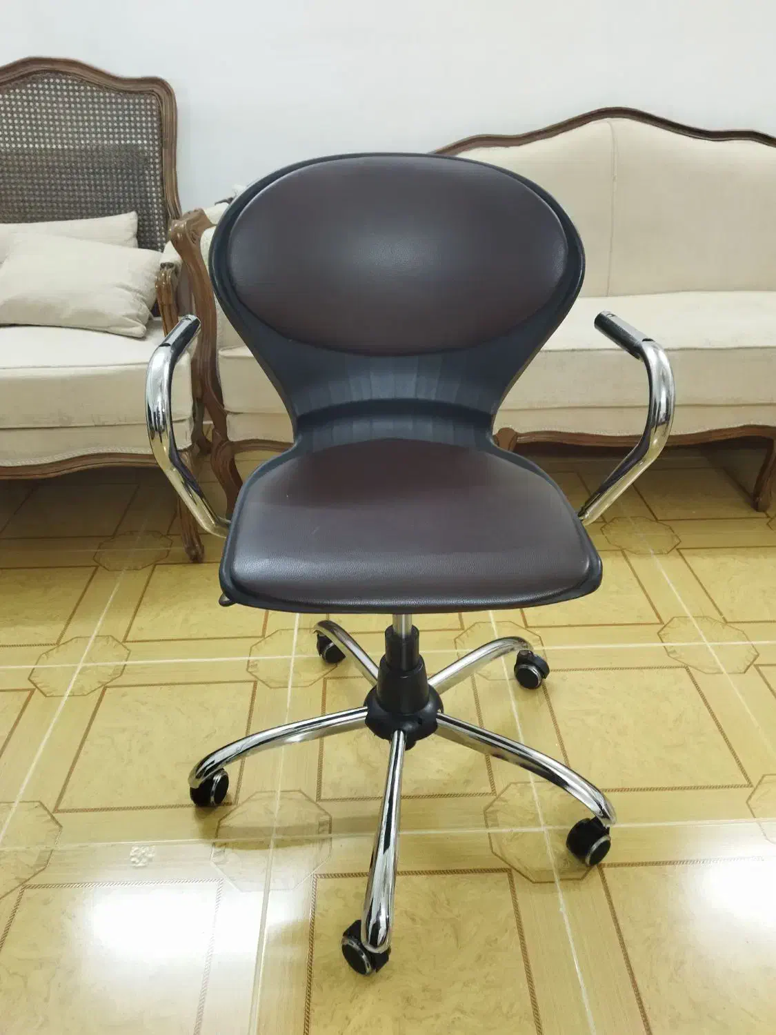 صندلی|صندلی و نیمکت|قم, بنیاد|دیوار