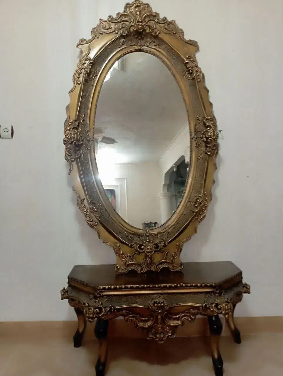 آینه کنسول چوبی ومیز tv بسیار تمیز در حد نو|بوفه، ویترین، کنسول|خوی, |دیوار