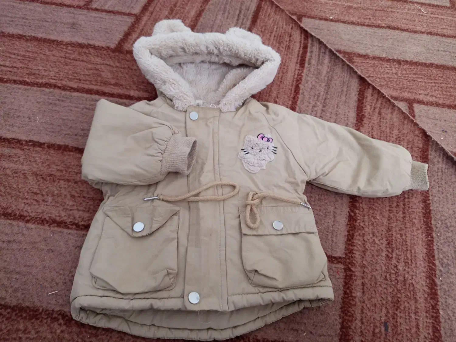 لباس بچگانه|کفش و لباس بچه|باخزر, |دیوار