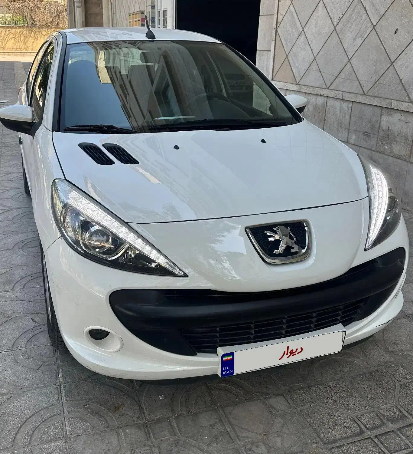 خودرو۲۰۷سقف فلز دنده ای مدل ۱۴۰۰رنگ سفید|خودرو سواری و وانت|شیراز, سینما سعدی|دیوار