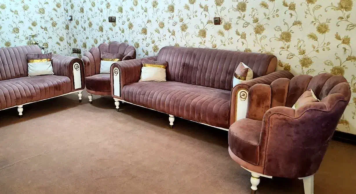 میز تلوزیون مبل راحتی چستر میز جلو مبلی میز عسلی|مبلمان خانگی و میز عسلی|قم, نخودی|دیوار