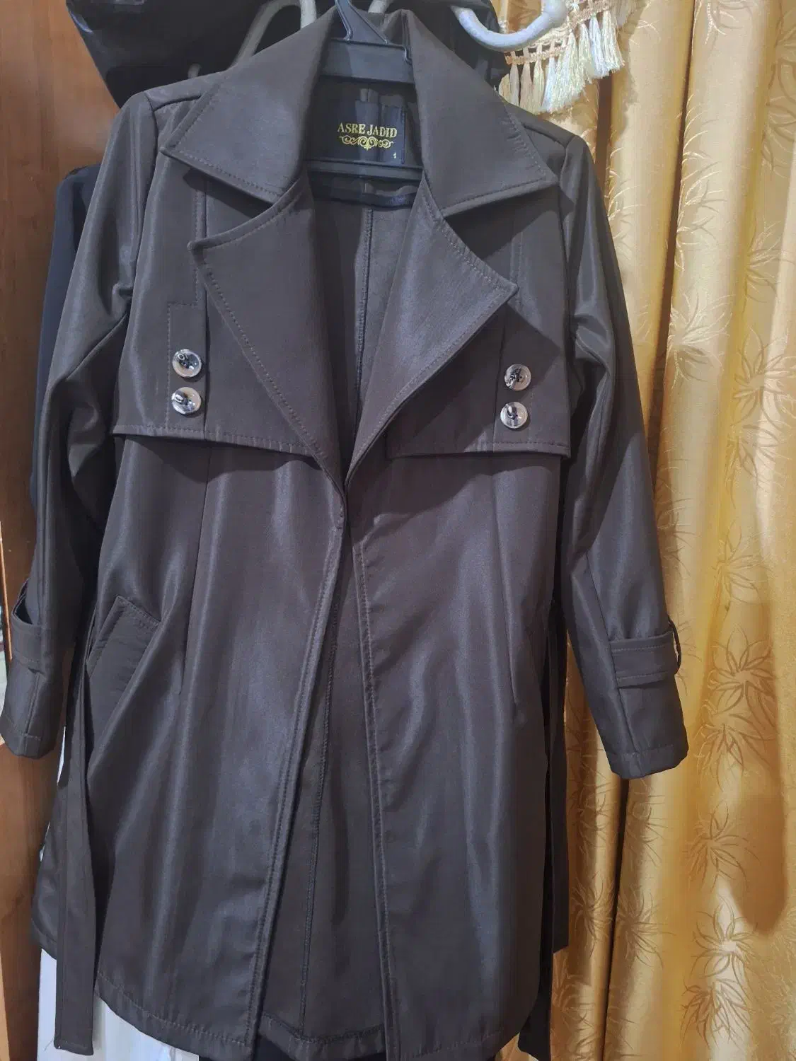 فروشی|لباس|فرمهین, |دیوار