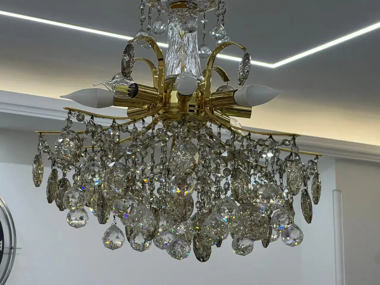 لوستر 8شاخه تمیز بدون رنگ رفتگی رنگ صابت|لوستر و چراغ آویز|اندیشه, شهرک مریم|دیوار