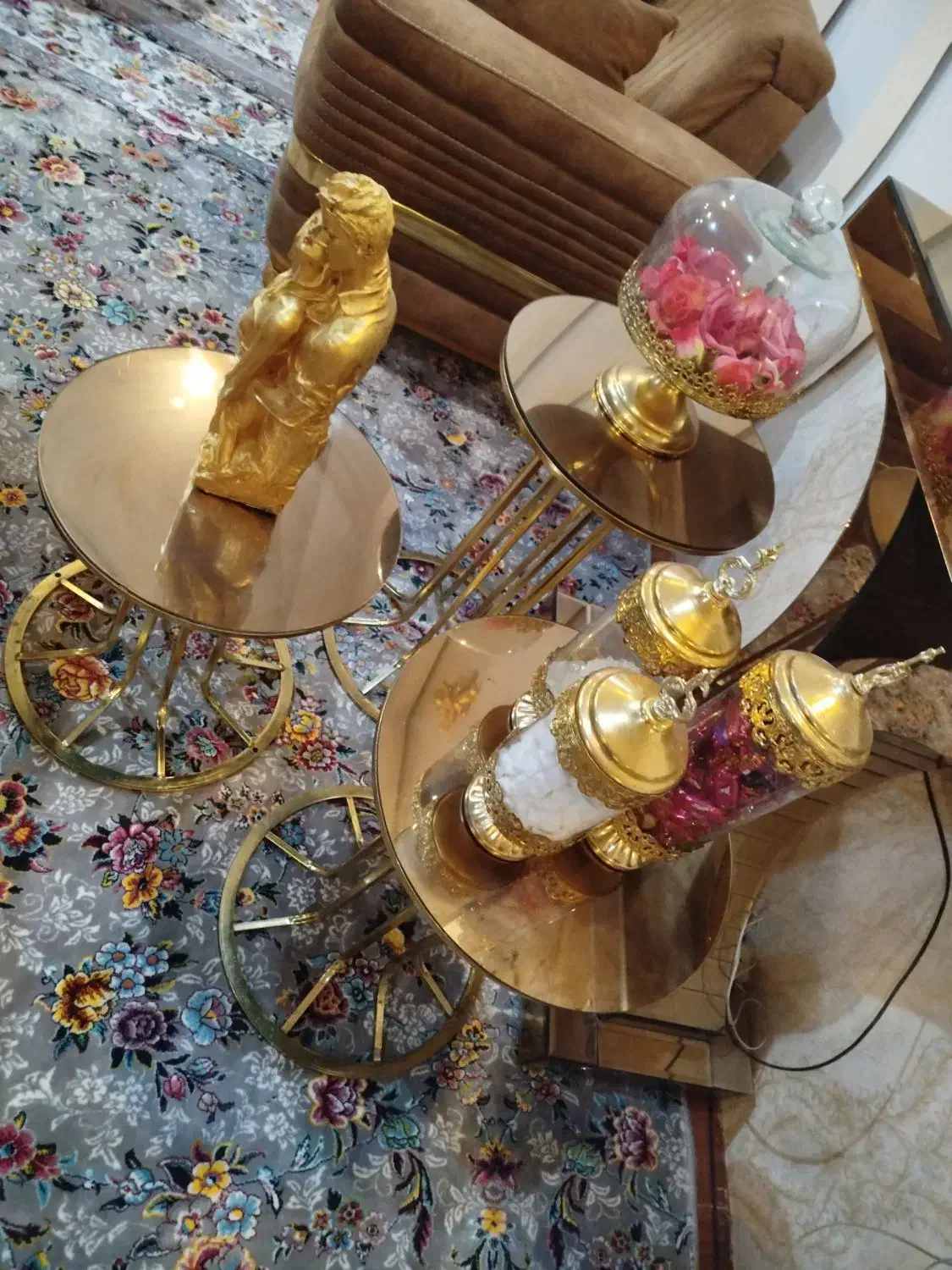 میز  بزرگ مبل وسه عدد گل میز|مبلمان خانگی و میز عسلی|چمران, |دیوار