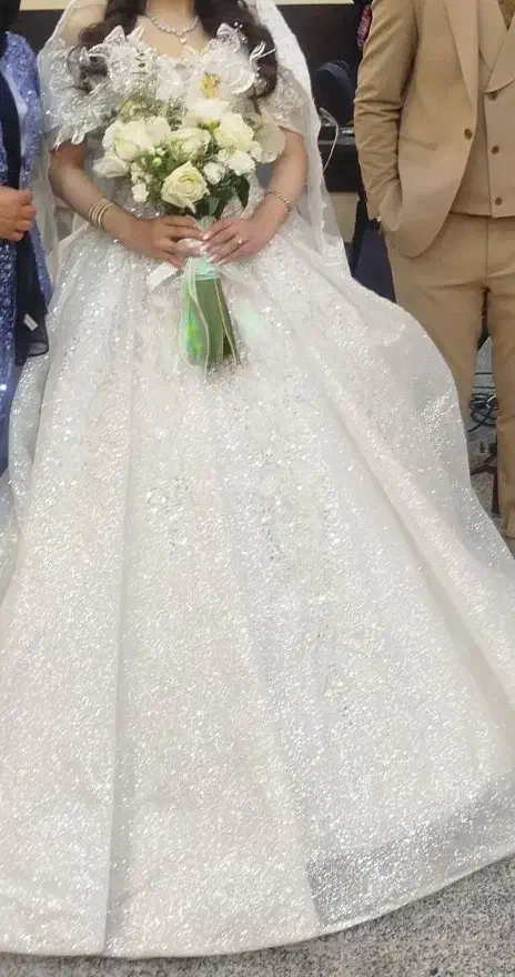 لباس عروس|خدمات پذیرایی، مراسم|ایلام, |دیوار