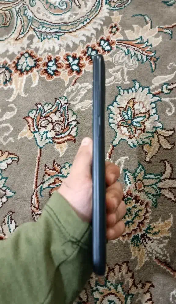 یک عدد گوشی شیامی c40 نو معاوضه با شیامی بالاتر|موبایل|مشهد, کارمندان دوم|دیوار