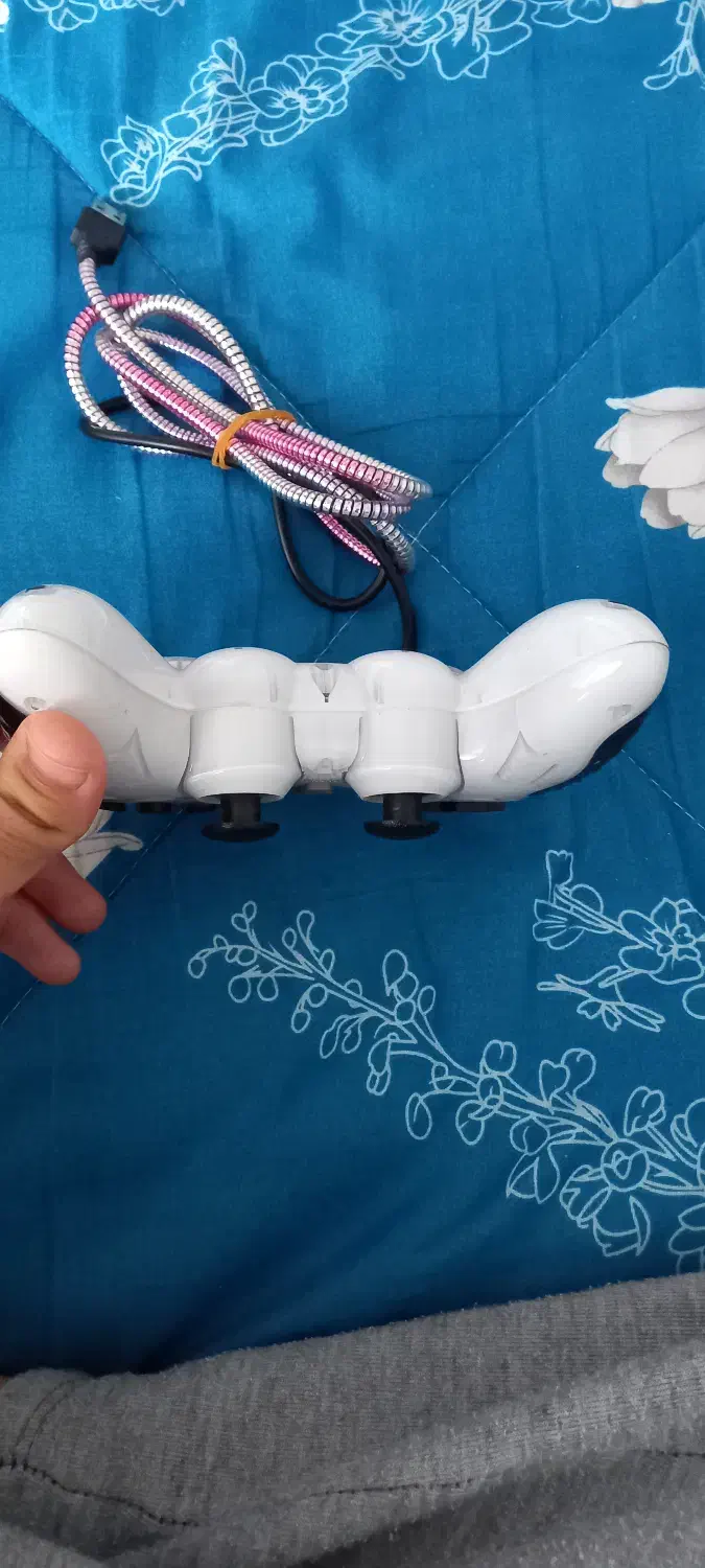 یک عدد دسته بازی لپتاپ و کامپیوتر|کنسول، بازی ویدئویی و آنلاین|پیشوا, |دیوار