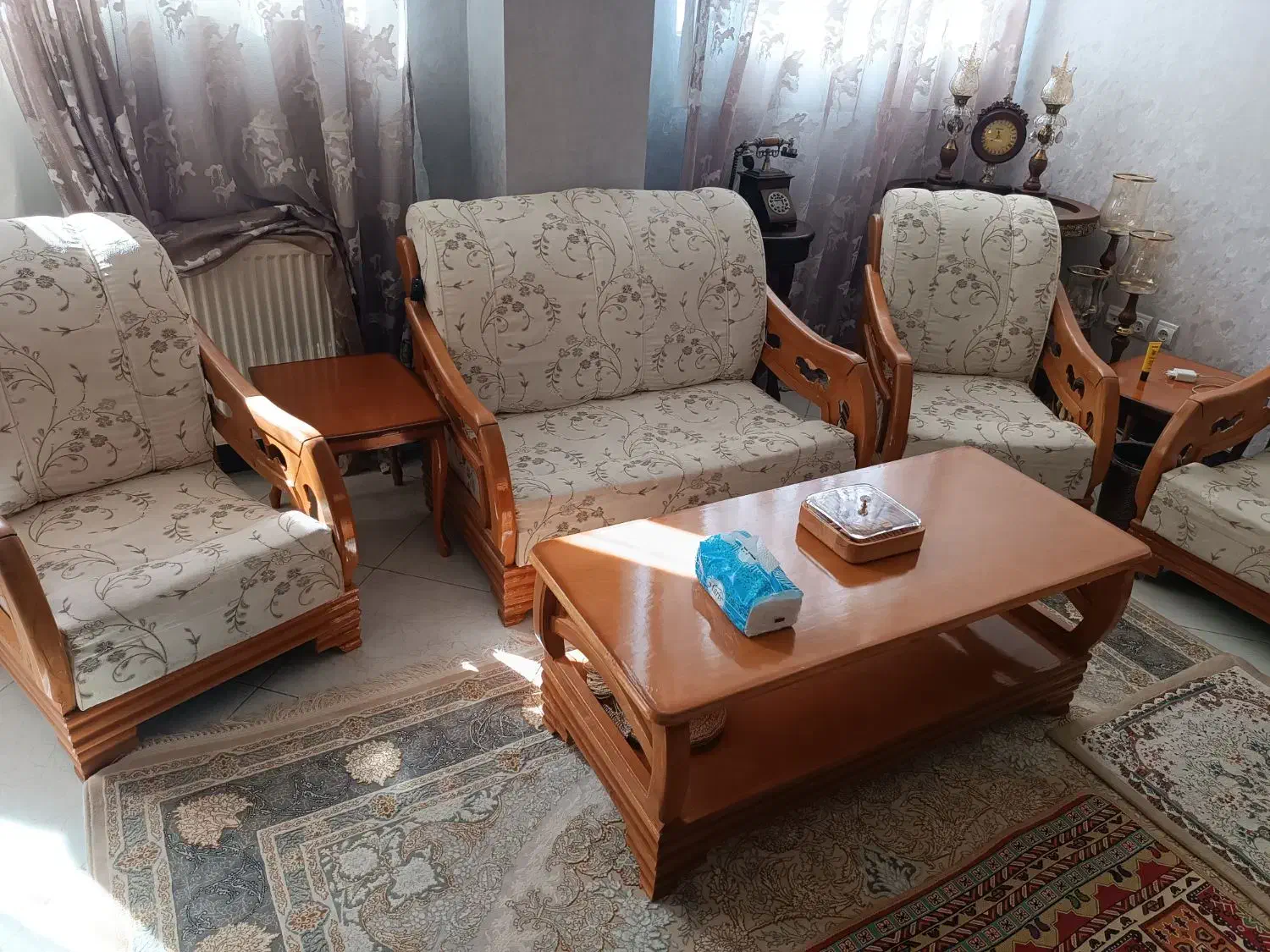 مبل هشت نفره راحتی بهمراه میز و عسلی|مبلمان خانگی و میز عسلی|شاهین‌شهر, شهرک هشت بهشت|دیوار