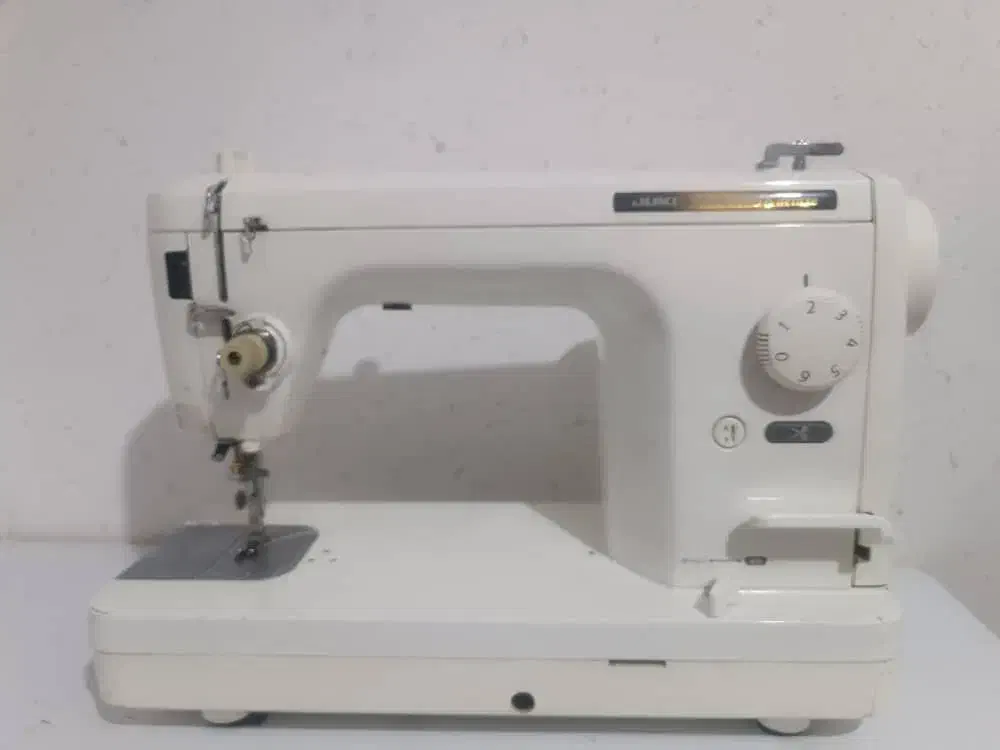 چرخ خیاطی مینی راسته دوز تمیز|چرخ خیاطی و ریسندگی|برازجان, |دیوار