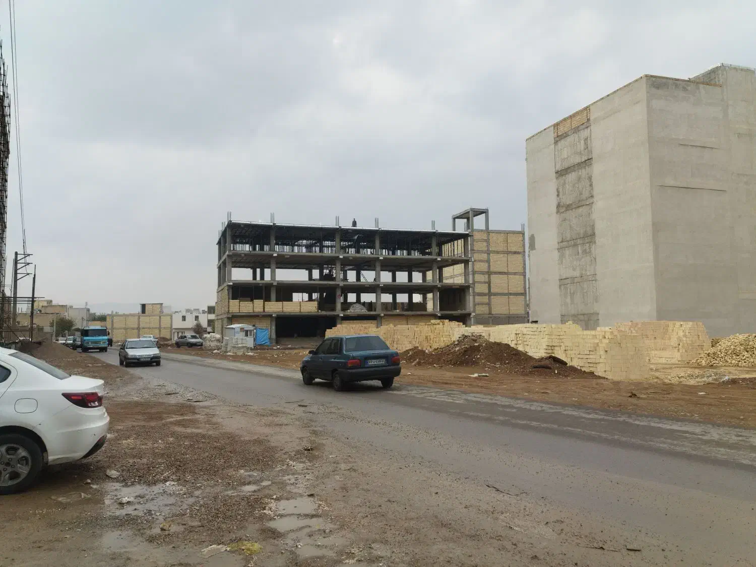 پیش فروش آپارتمان شاپوری۹۵ متری|پیشفروش املاک|خرمآباد, |دیوار