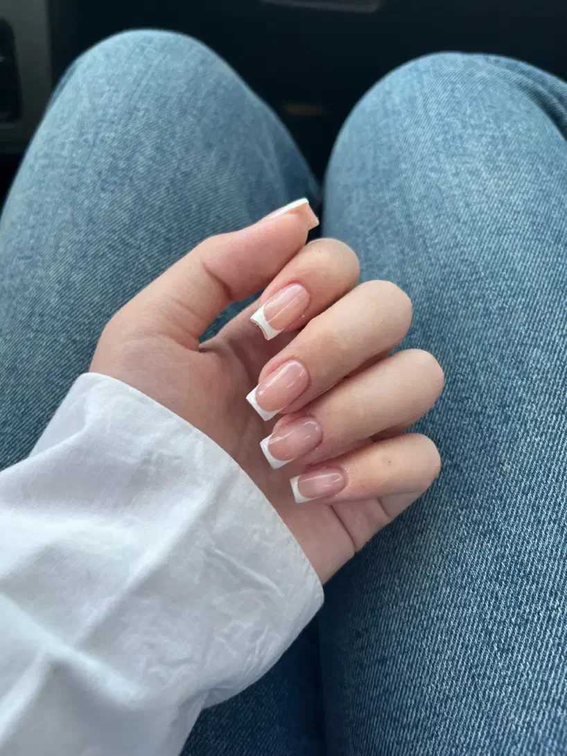 خدمات ویژه کاشت ناخن|خدمات آرایشگری و زیبایی|آبیک, |دیوار