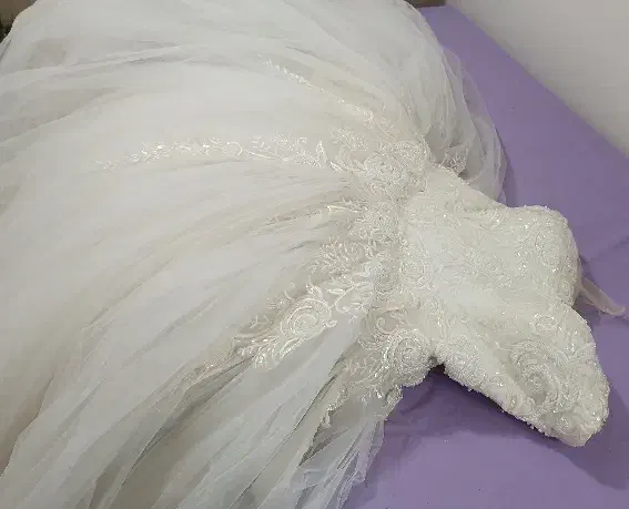 لباس عروس به همراه مقداری پنل و تور|لباس|آمل, |دیوار