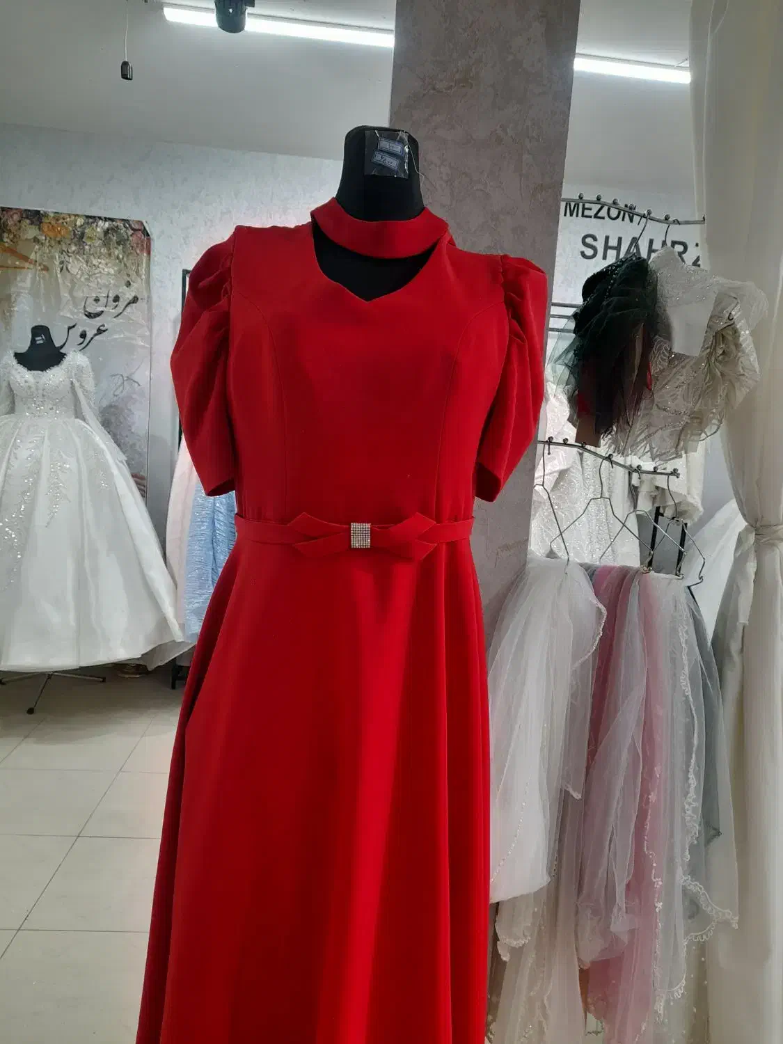 پیرهن مجلسی|لباس|خرمآباد, |دیوار