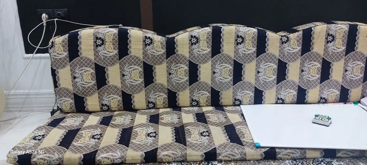 فروش ۳عدد پشتی همراه با نشیمن هر کدام ۲ متر میباشد|پشتی|بندر ماهشهر, |دیوار