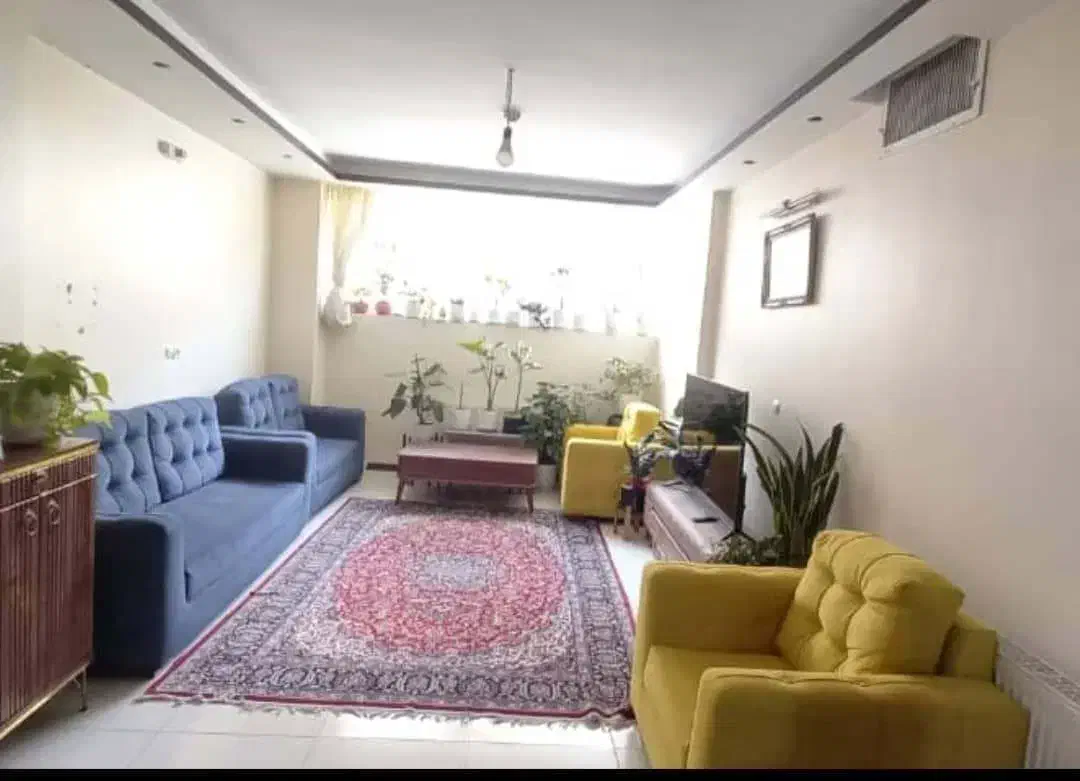 یک دست مبل راحتی|مبلمان خانگی و میز عسلی|شاهین‌شهر, مسکن مهر|دیوار