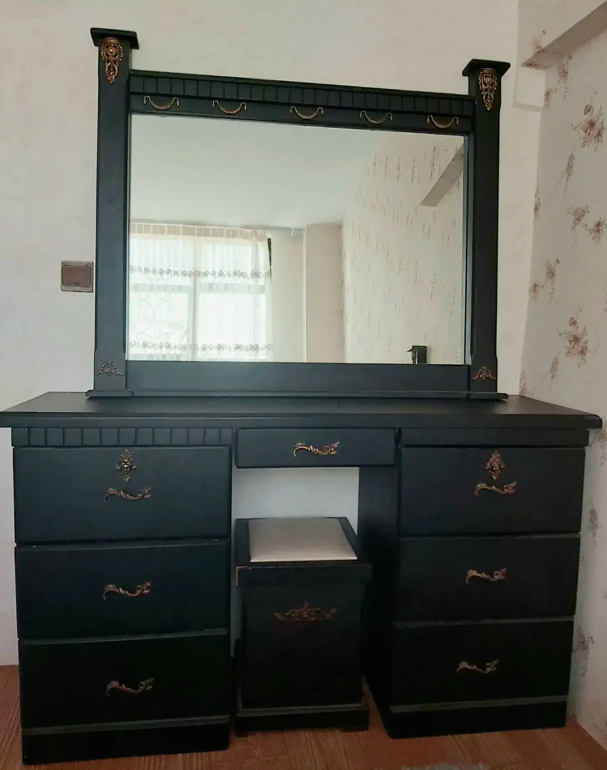 میز و آیینه|تخت و سرویس خواب|مرند, |دیوار