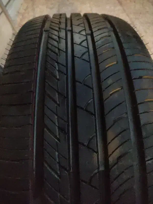 لاستیک بارز 205/15/60|قطعات یدکی و لوازم جانبی|بروجرد, |دیوار