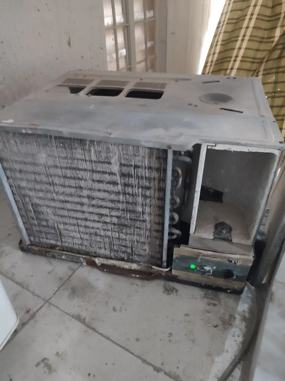 کولر پنجره ای شارپ|کولر گازی و فنکوئل|بندر دیر, |دیوار