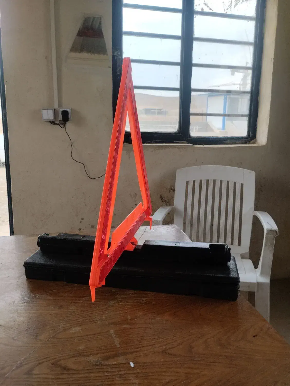 مثلث خطر|قطعات یدکی و لوازم جانبی|شیراز, چوگیاه‎|دیوار