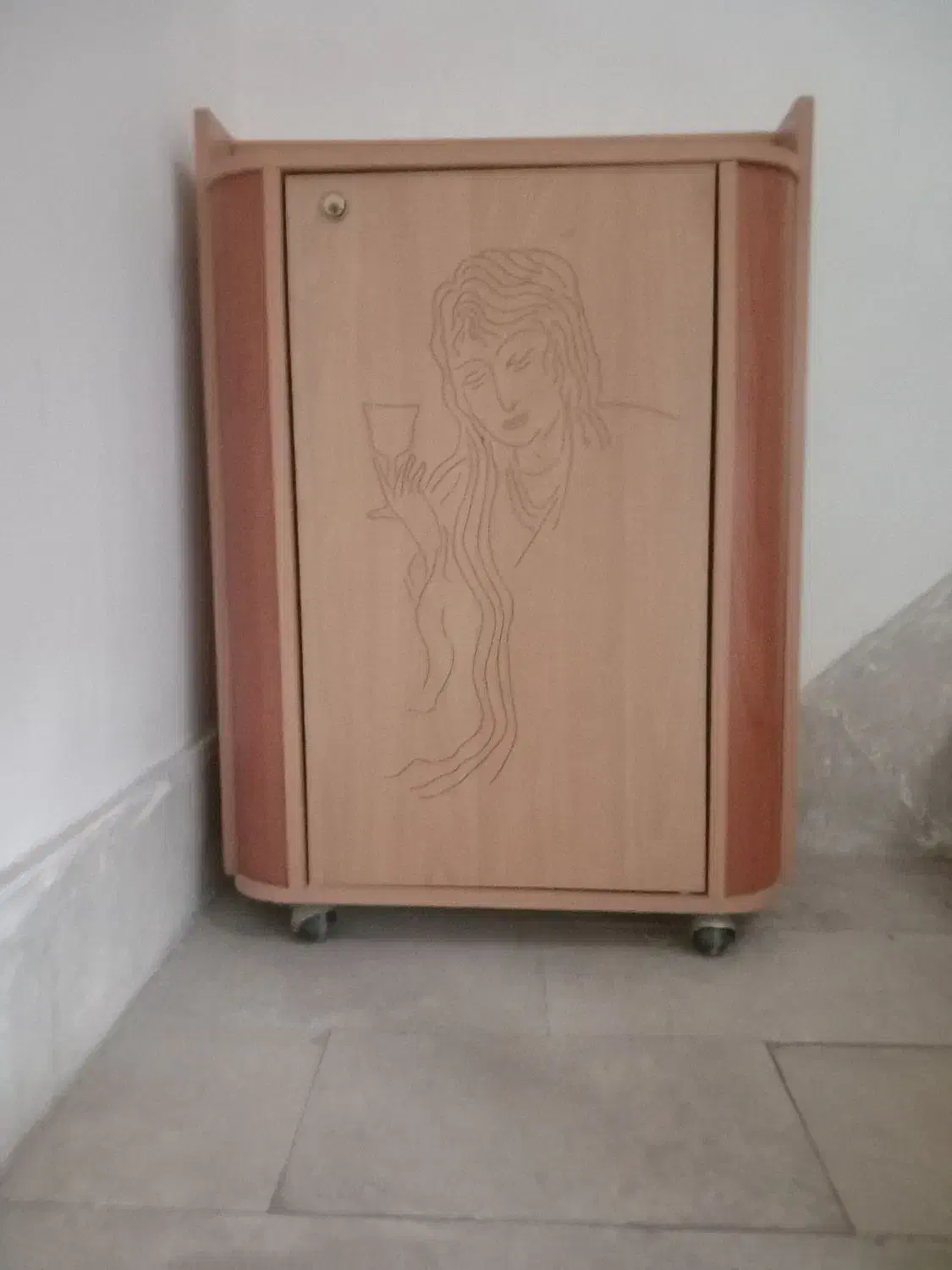 جاکفشی|جاکفشی، کمد، دراور|تبریز, |دیوار