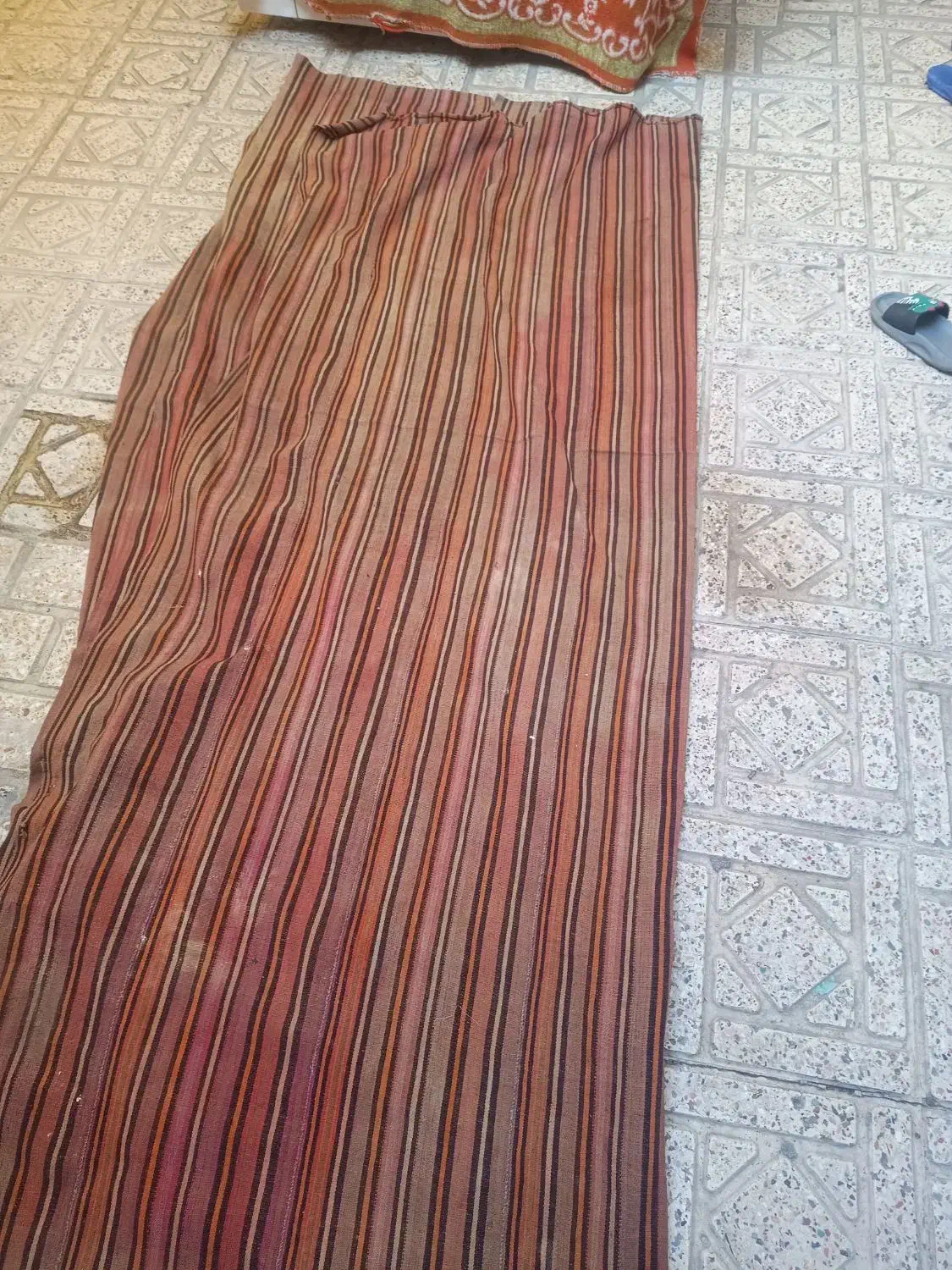 یک تخته جیجیم|گلیم، جاجیم، گبه|قدس, شهر‌قدس|دیوار