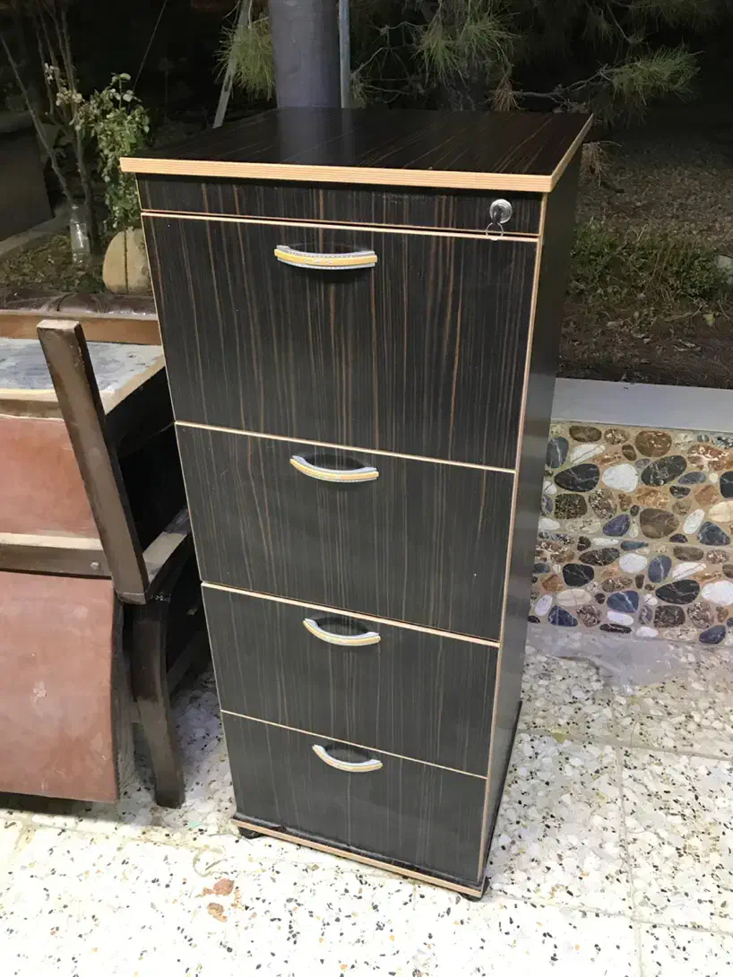 میز و صندلی و دراور|مبلمان اداری|شیراز, علوم پزشکی|دیوار