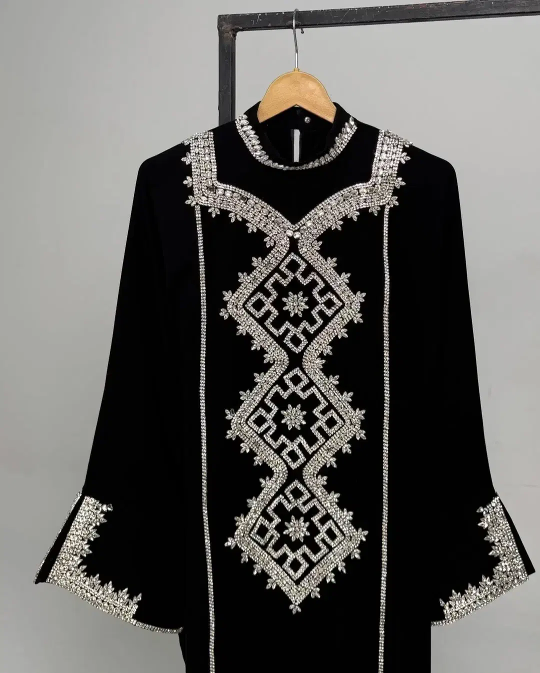 منجوق دوزی|لباس|سوسنگرد, |دیوار