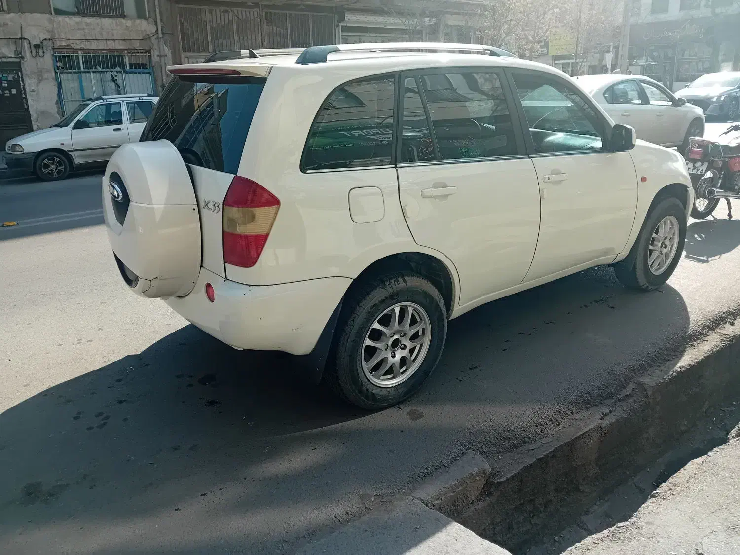 ایکس۳۳ مدل ۱۳۹۰|خودرو سواری و وانت|مشهد, مقدم|دیوار