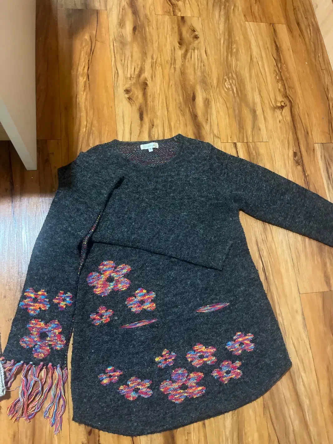 بافت نو|لباس|شاهینشهر, حافظ جنوبی|دیوار