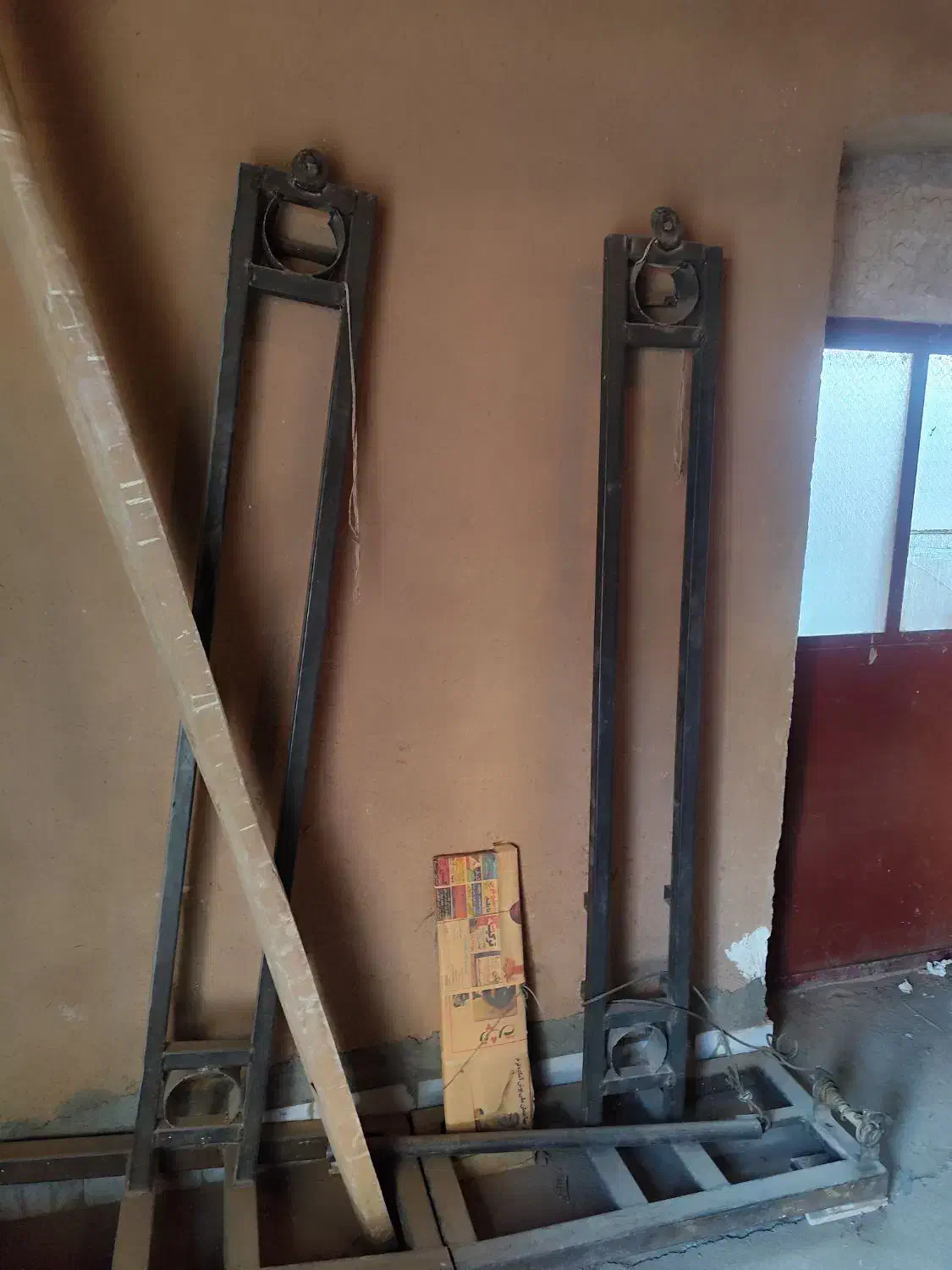 دارقالی ۸ نشون|ابزارآلات|اشکذر, |دیوار