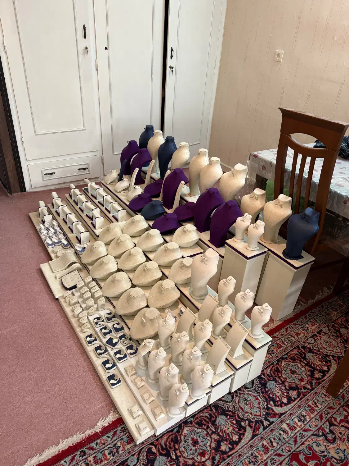 مانکن طلافروشی و بدلیجات|فروشگاه و مغازه|اراک, |دیوار