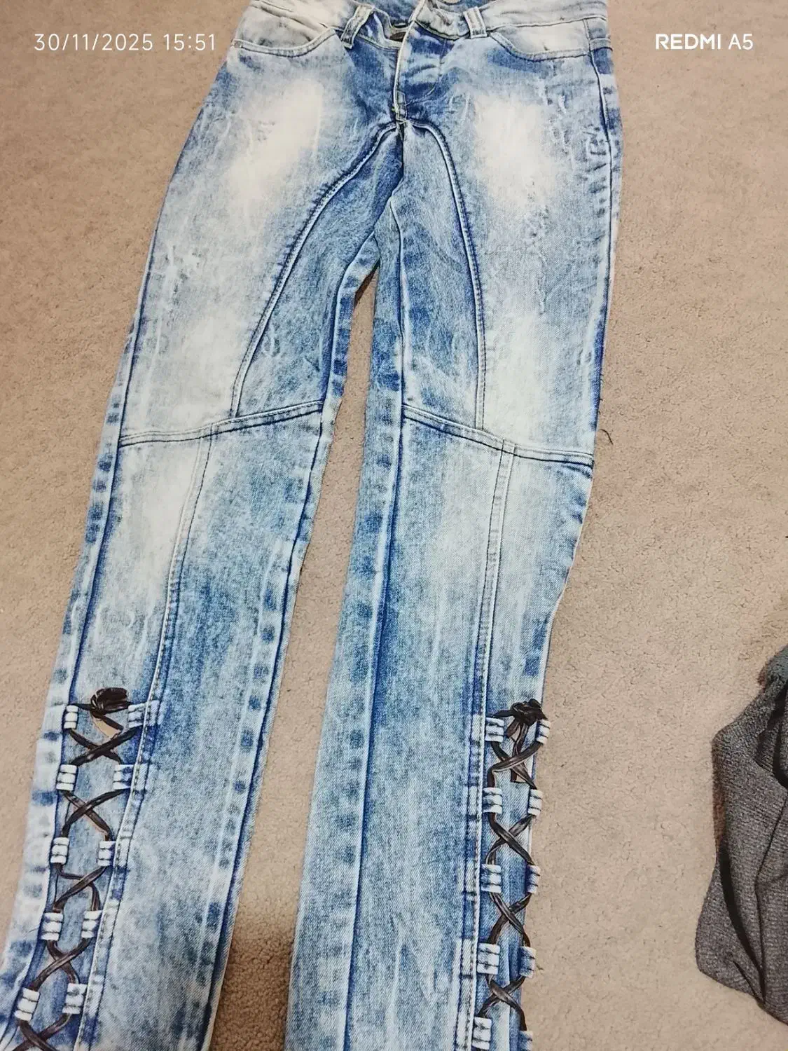 شلواروگرم کن|لباس|ایذه, |دیوار