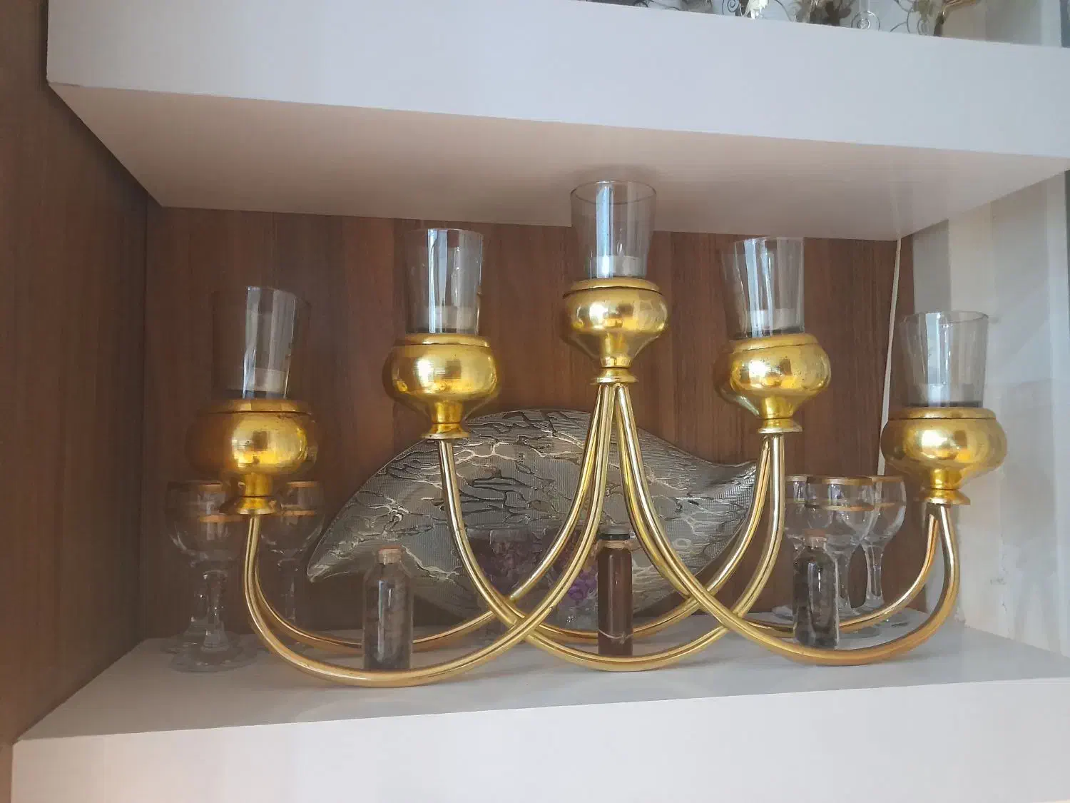 لوستر|لوستر و چراغ آویز|گلبهار, شهر جدید گلبهار|دیوار