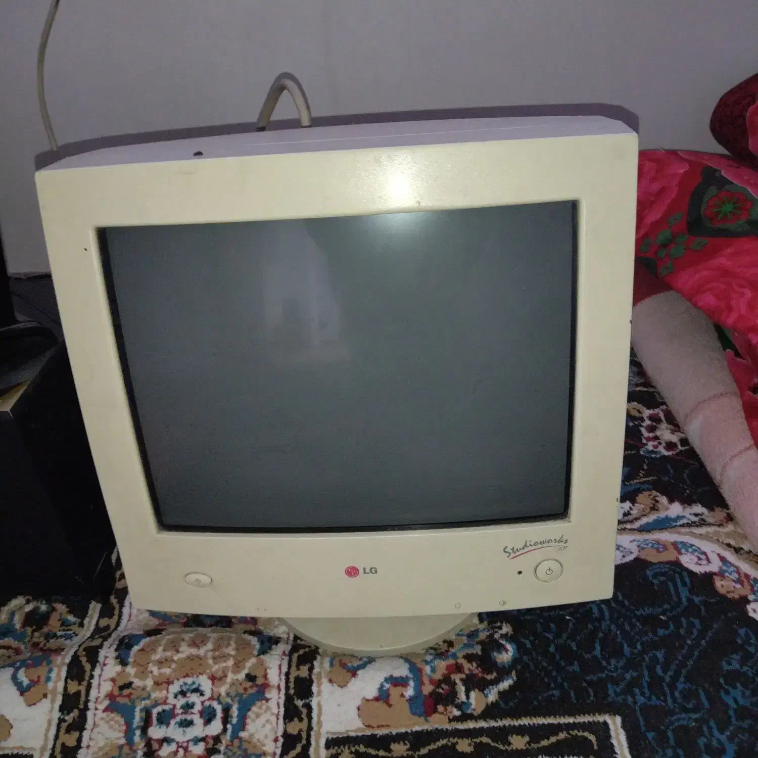 ۲عدد مانیتور قدیمی|قطعات و لوازم جانبی رایانه|دهدشت, |دیوار