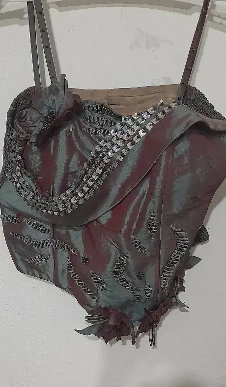 لباس مجلسی|لباس|خلخال, |دیوار