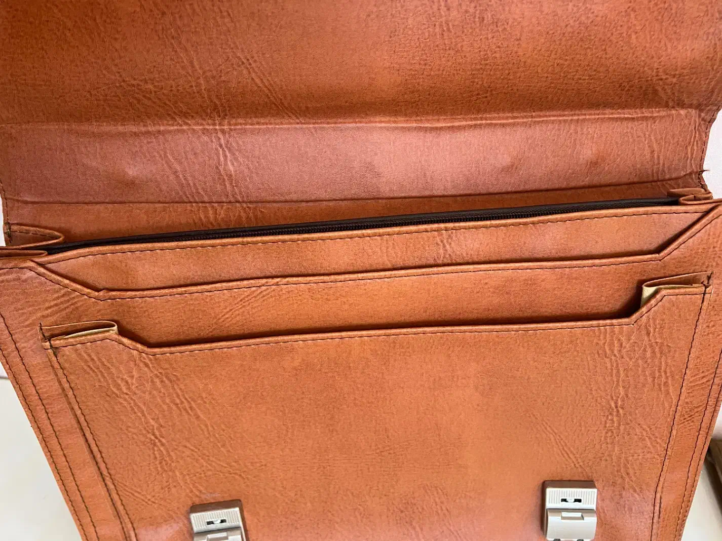 کیف|کیف، کفش، کمربند|فسا, |دیوار