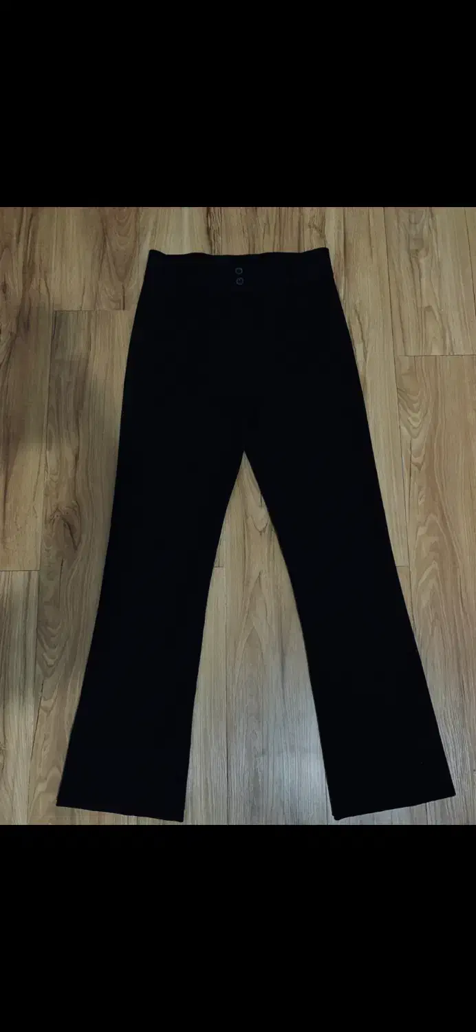 تعدادی شلوار|لباس|پاکدشت, پاکدشت (مامازند)|دیوار