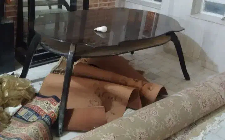 تخت خواب .دراور.گل.میز|میز و صندلی غذاخوری|میبد, |دیوار