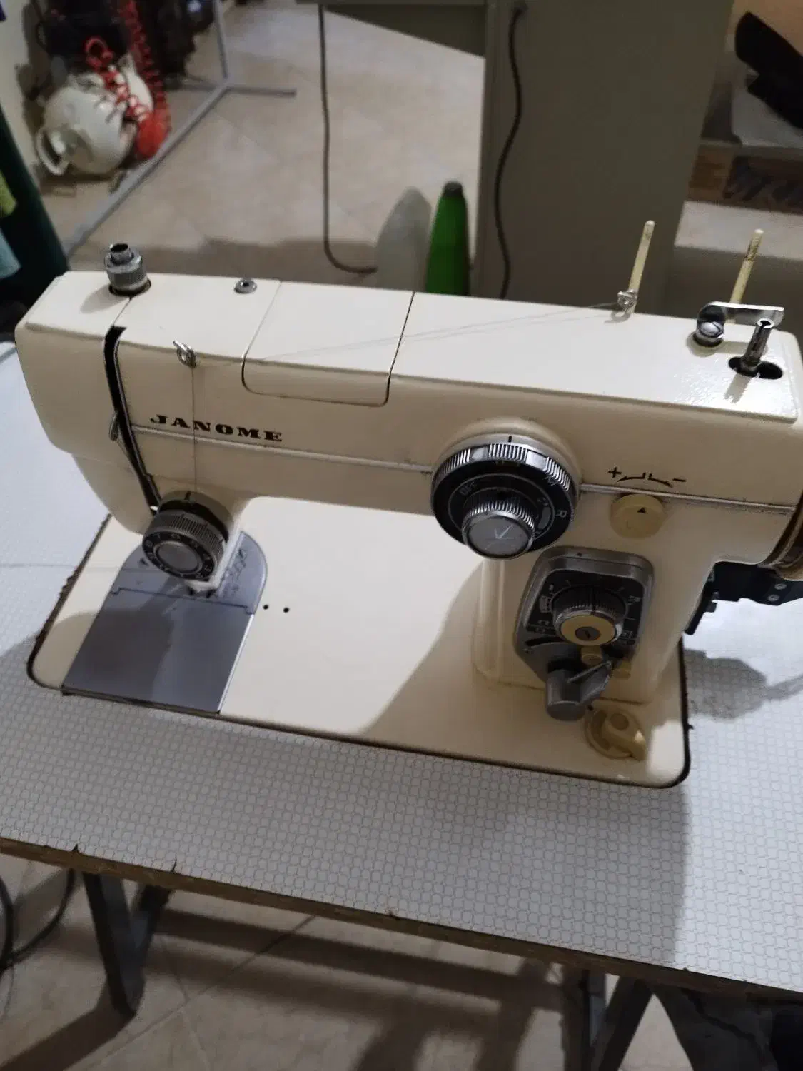 خیاطی|چرخ خیاطی و ریسندگی|بروجرد, |دیوار