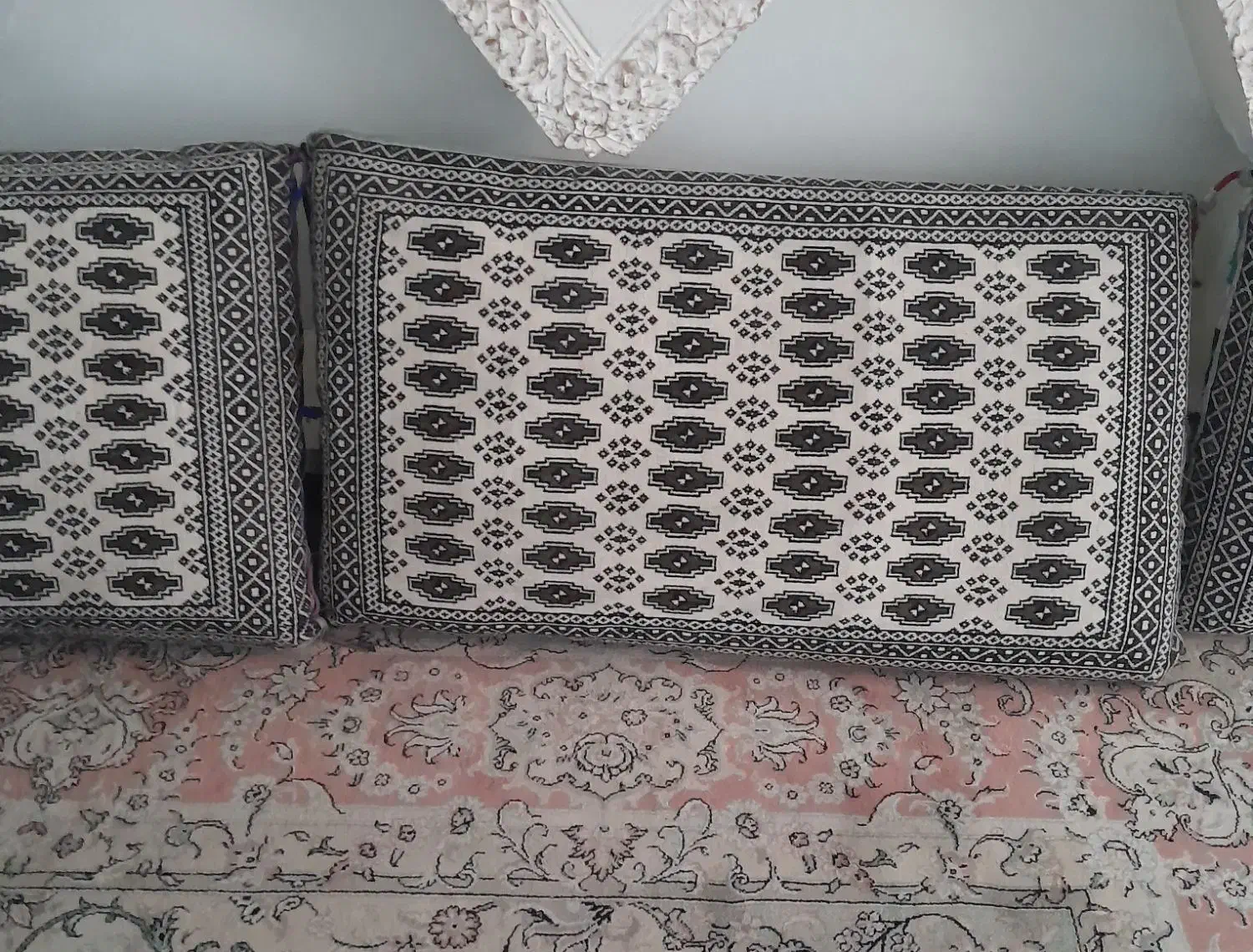 پشتی|پشتی|شیراز, حافظیه|دیوار