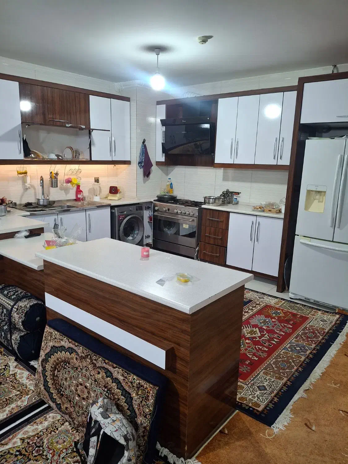 آپارتمان۸۵متر/۲خواب/خ پروین/ط اول ۳بر نور،جنوبی|فروش آپارتمان|اصفهان, پروین|دیوار