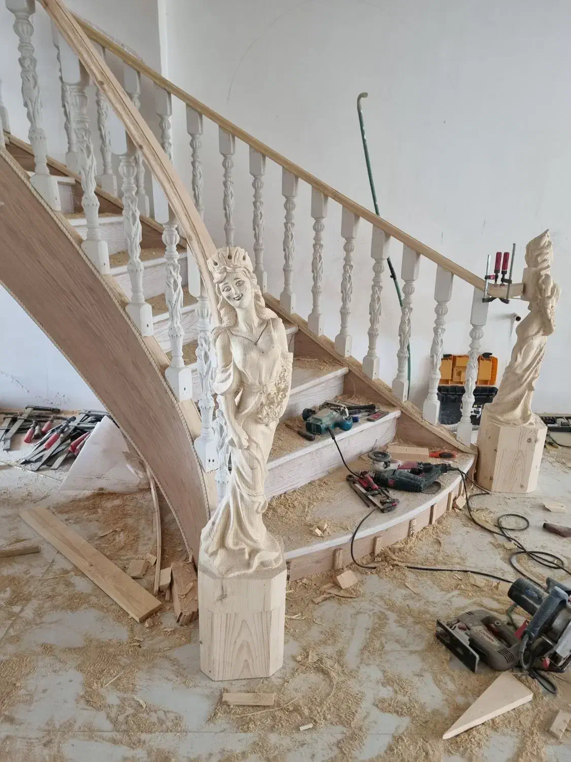 اجرای پله گردون دوبلکس چوبی|خدمات پیشه و مهارت|اردبیل, |دیوار