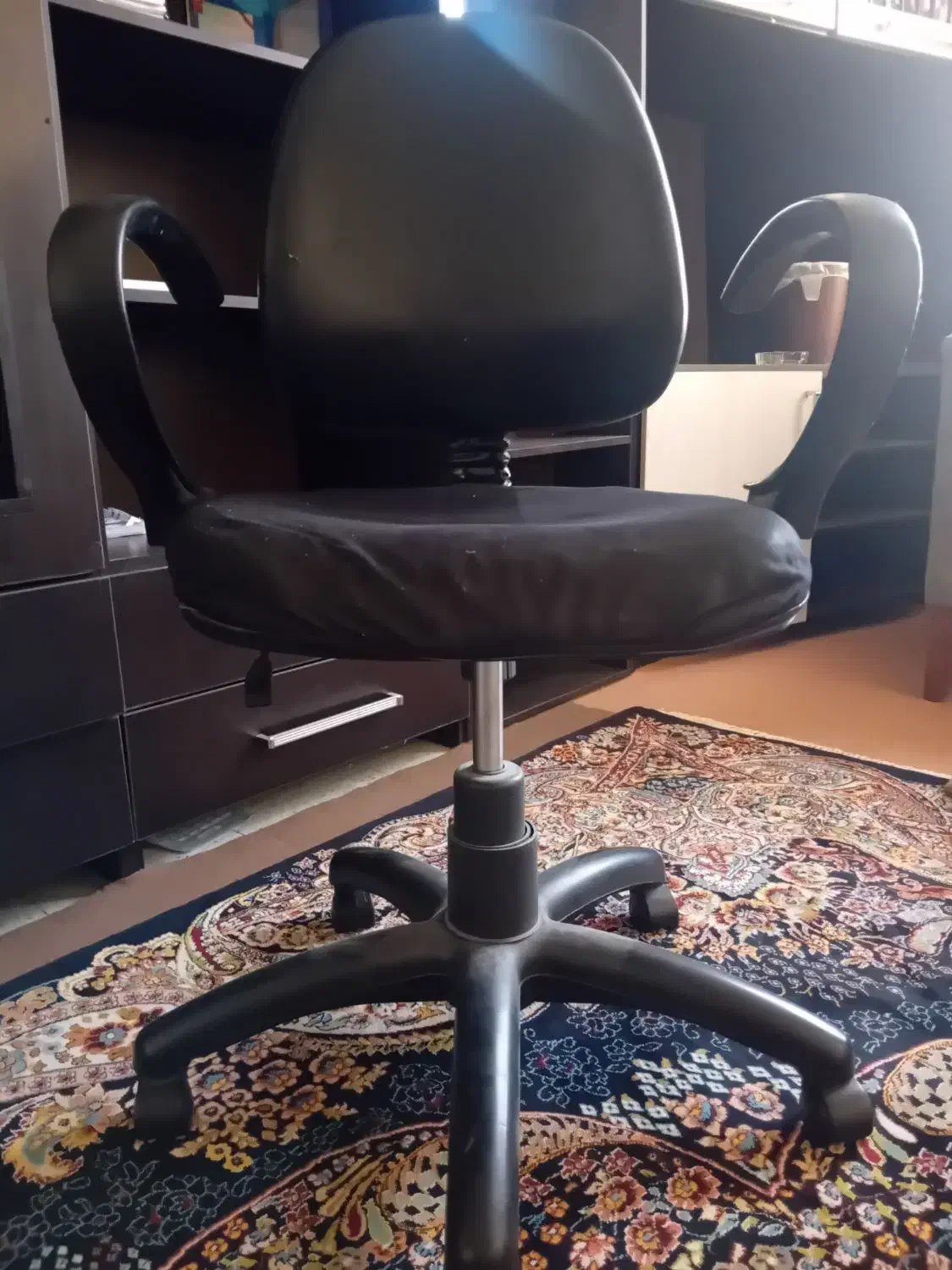 صندلی چرخی سالم و کارکرده|صندلی و نیمکت|ساوه, |دیوار