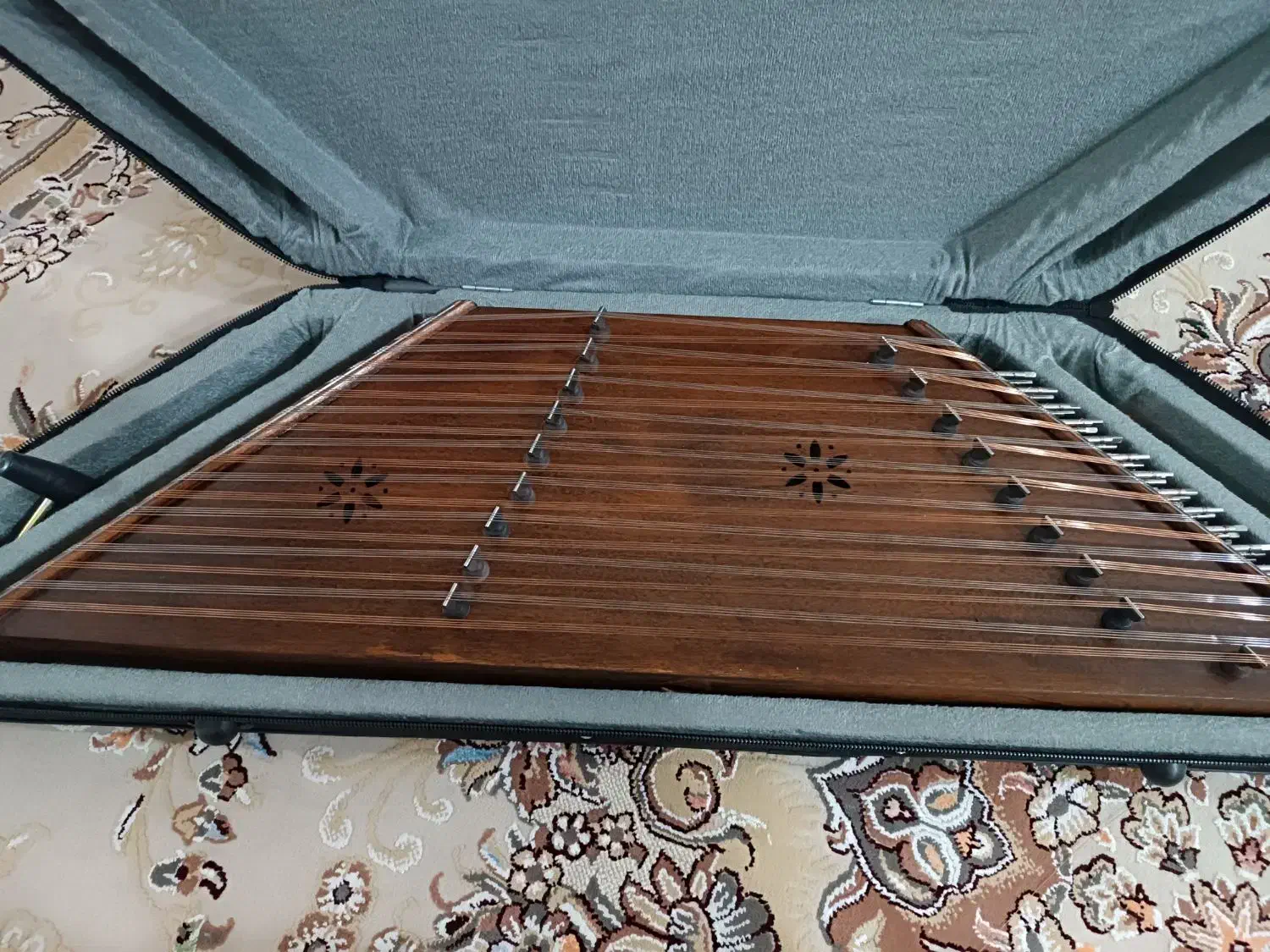سنتور|سازهای سنتی|میبد, |دیوار